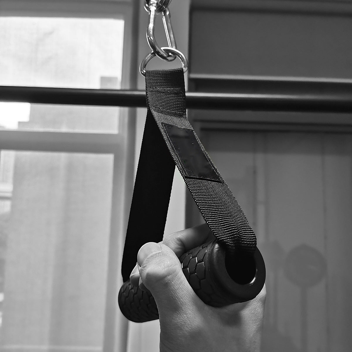 Gym Resistance Bands Handles Anti-slip Grip Strong with textured grip held firmly during exercise.