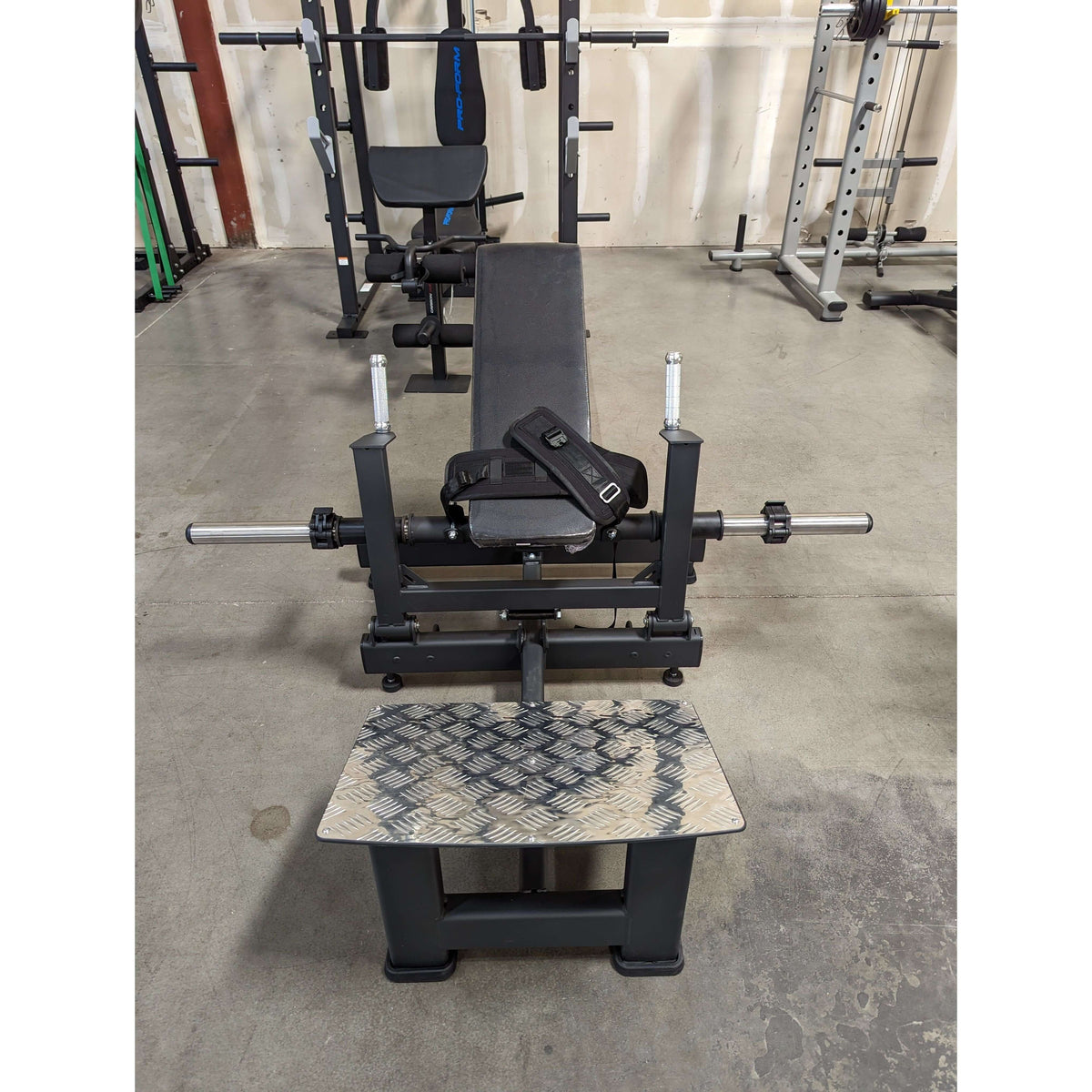 Hip Drive Machine Plate Loaded Hip Thrust Glute Drive Machine (New) – Vellmara
