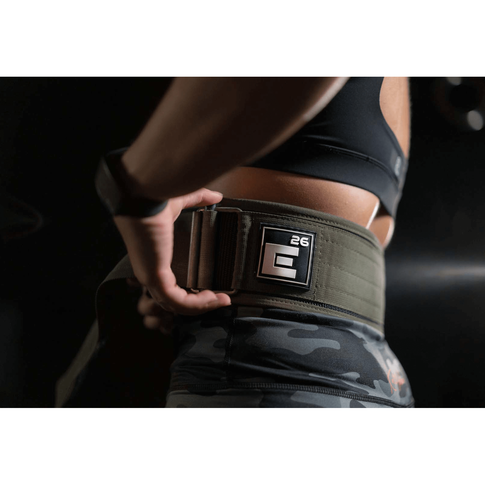 Self Locking Weightlifting Belt featuring a quick-release buckle for optimal stability and durability.